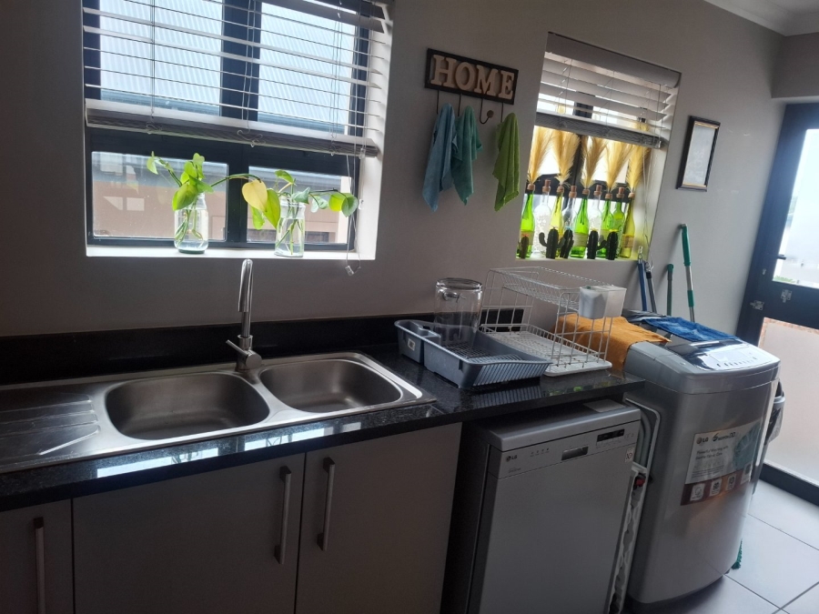 2 Bedroom Property for Sale in Hartenbos Central Western Cape